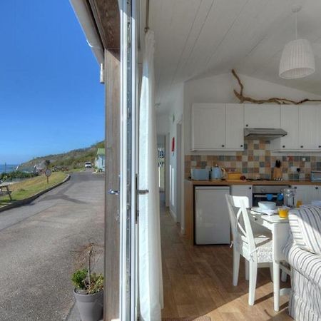 The Beach Hut Villa Lyme Regis Exterior photo