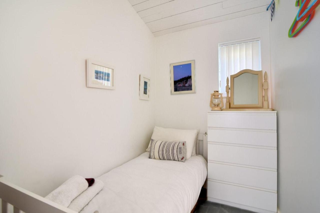The Beach Hut Lyme Regis Exterior photo