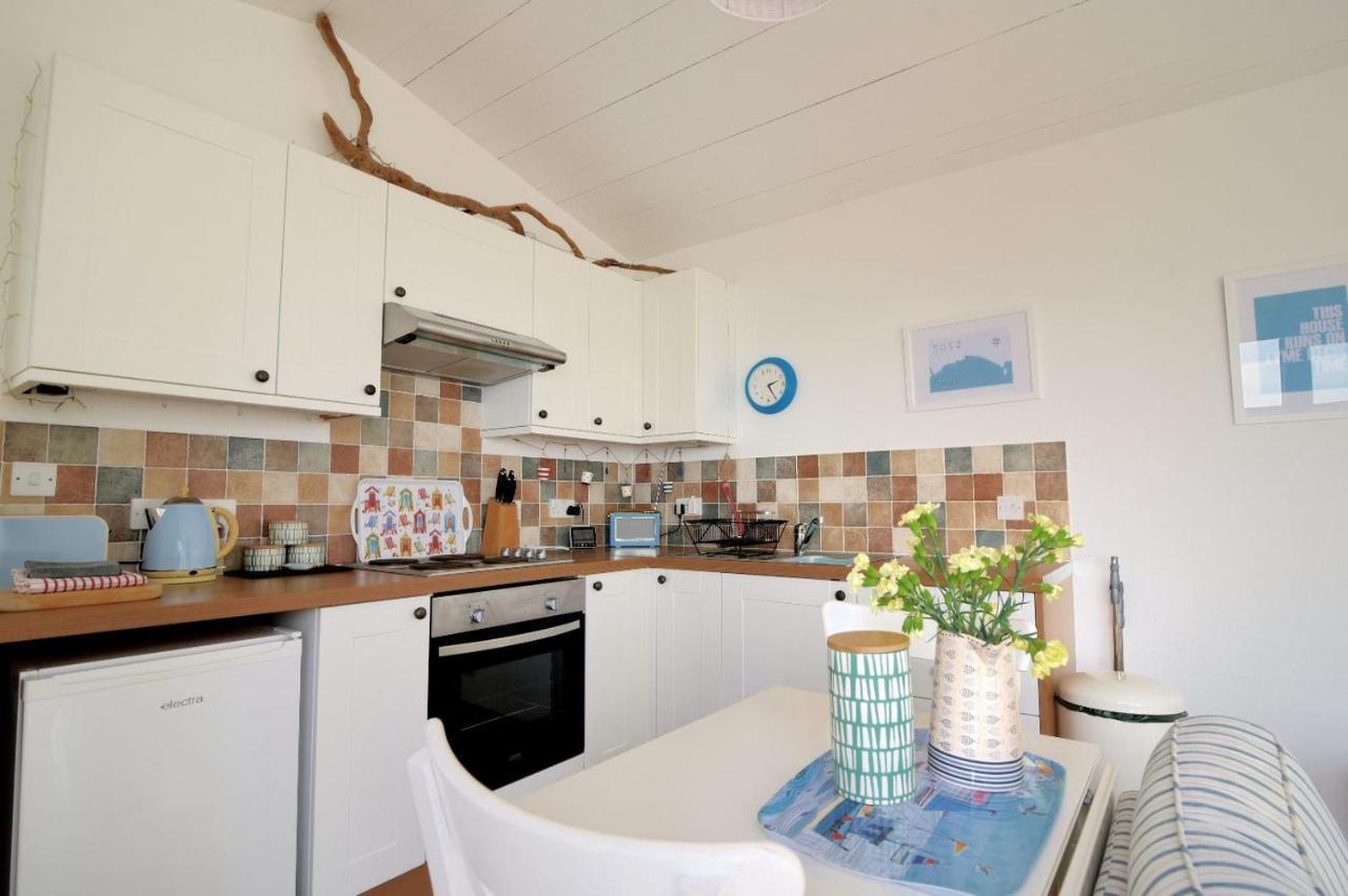 The Beach Hut Lyme Regis Exterior photo