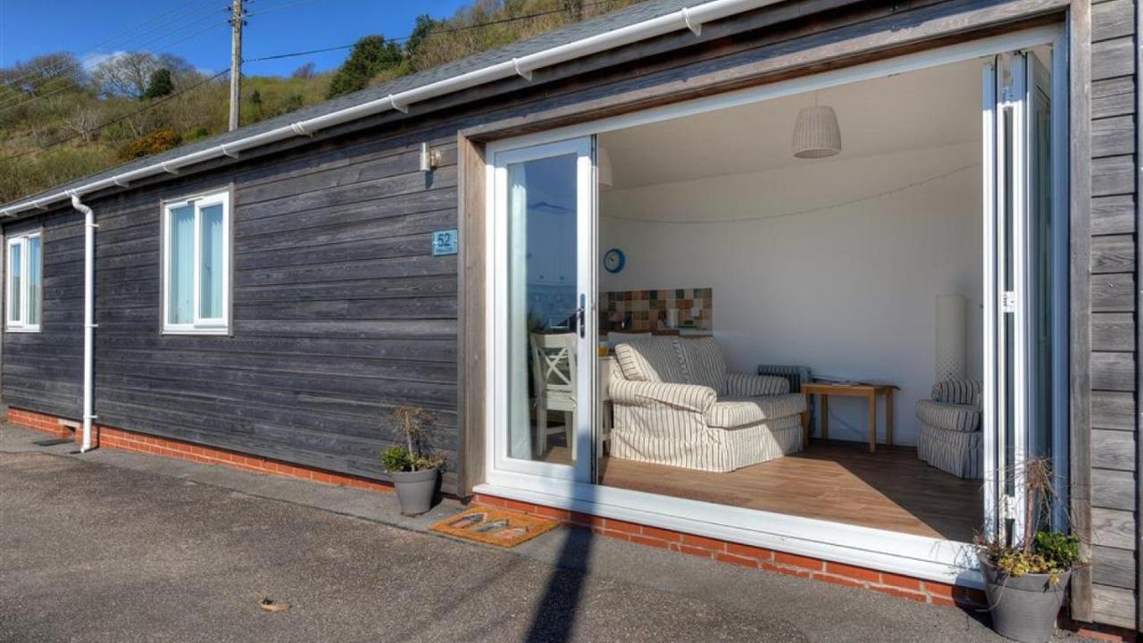 The Beach Hut Villa Lyme Regis Exterior photo